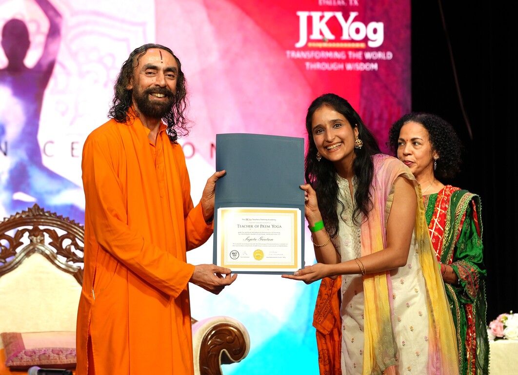 Swamiji Presenting Certificates